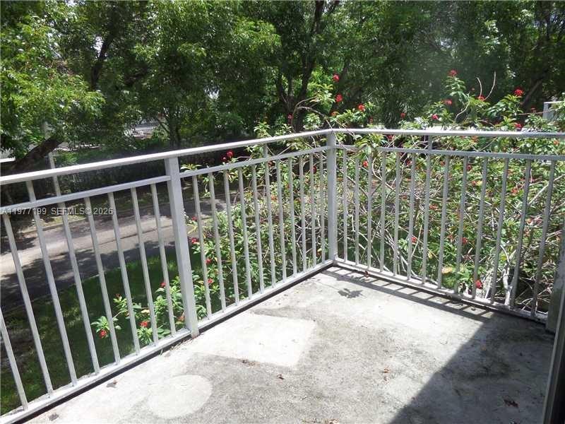 CLUB QUARTERS AT RAINTREE - Residential Lease