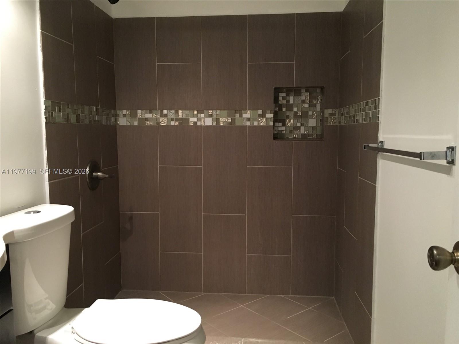 CLUB QUARTERS AT RAINTREE - Residential Lease