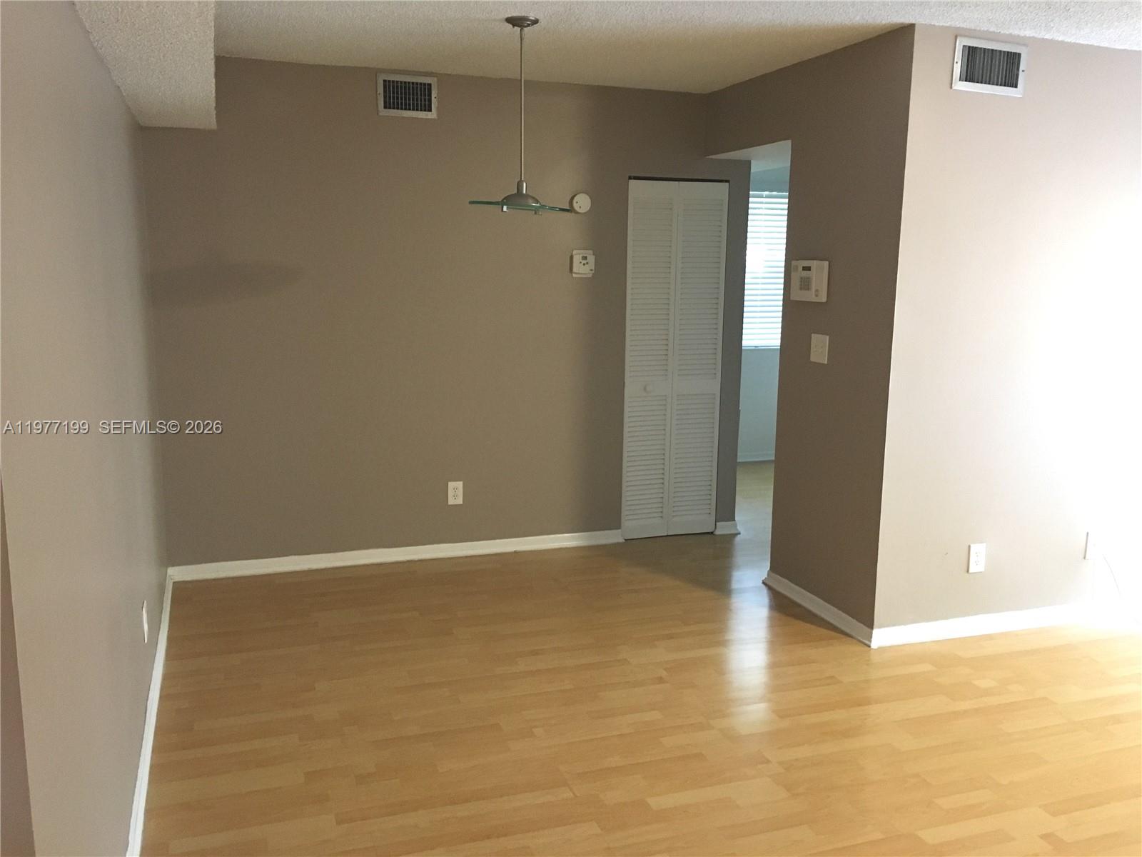 CLUB QUARTERS AT RAINTREE - Residential Lease