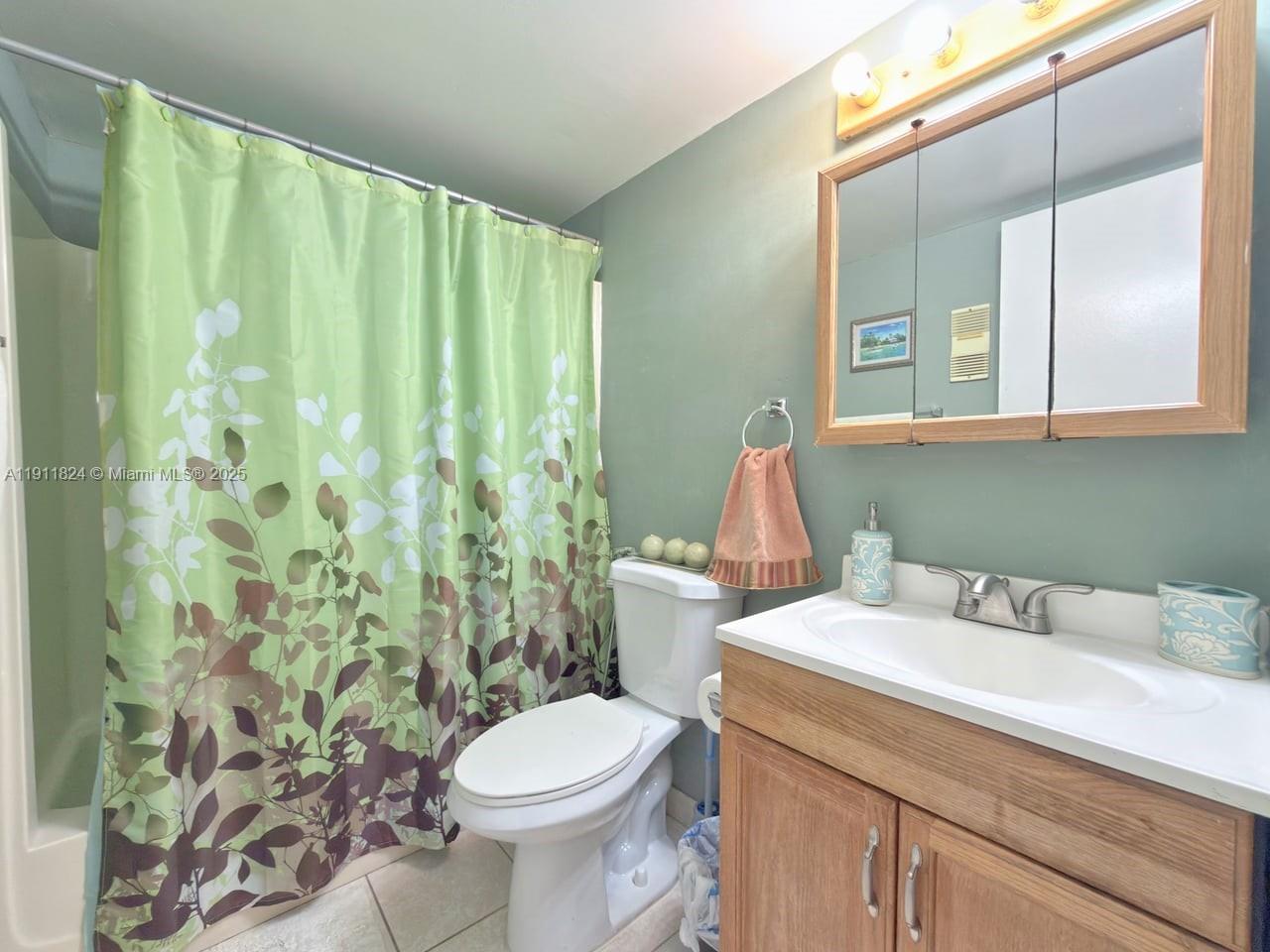 BRENTWOOD WEST TOWNHOUSES - Residential