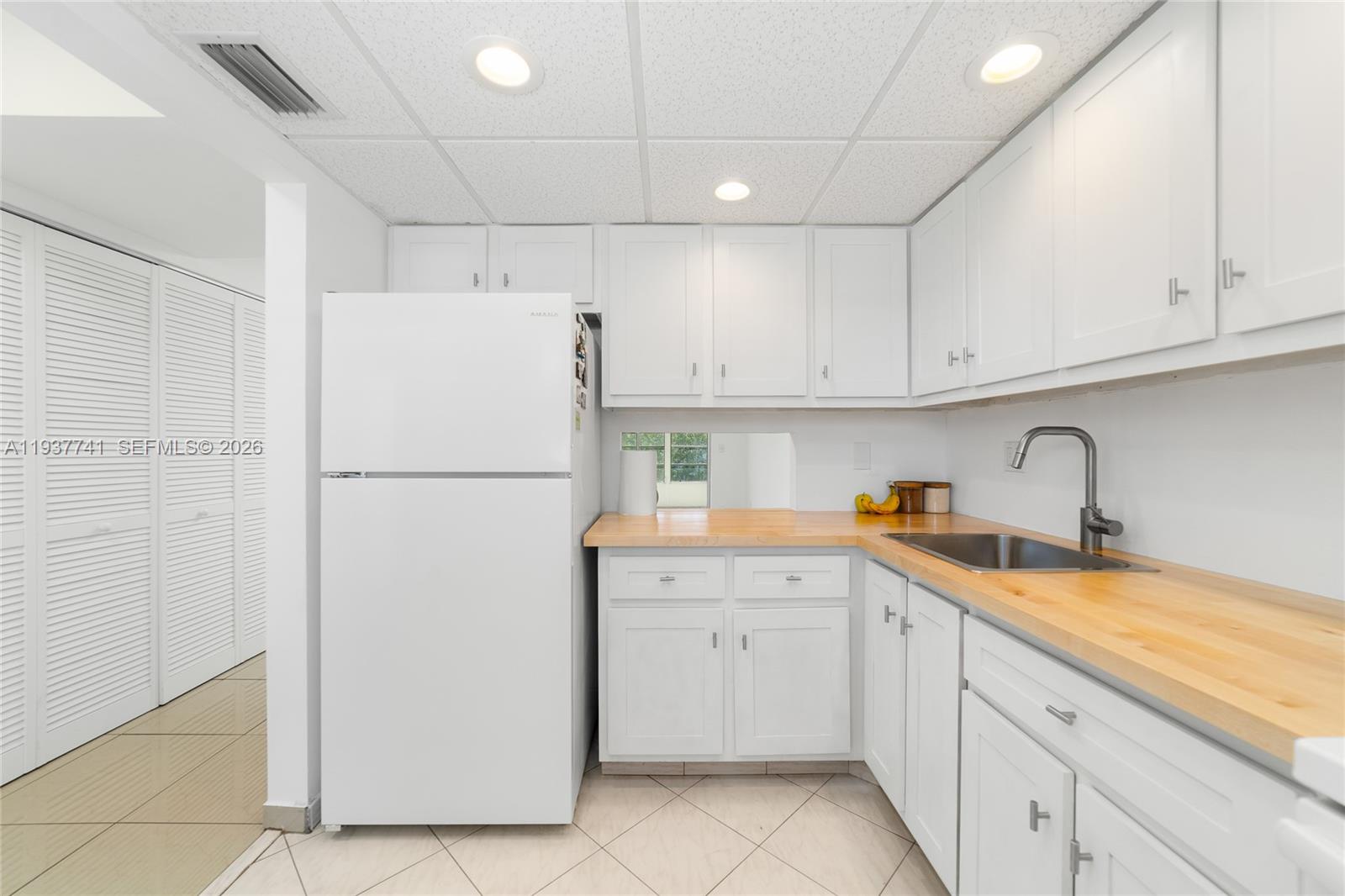 LAUDERDALE OAKS CONDO XIV - Residential