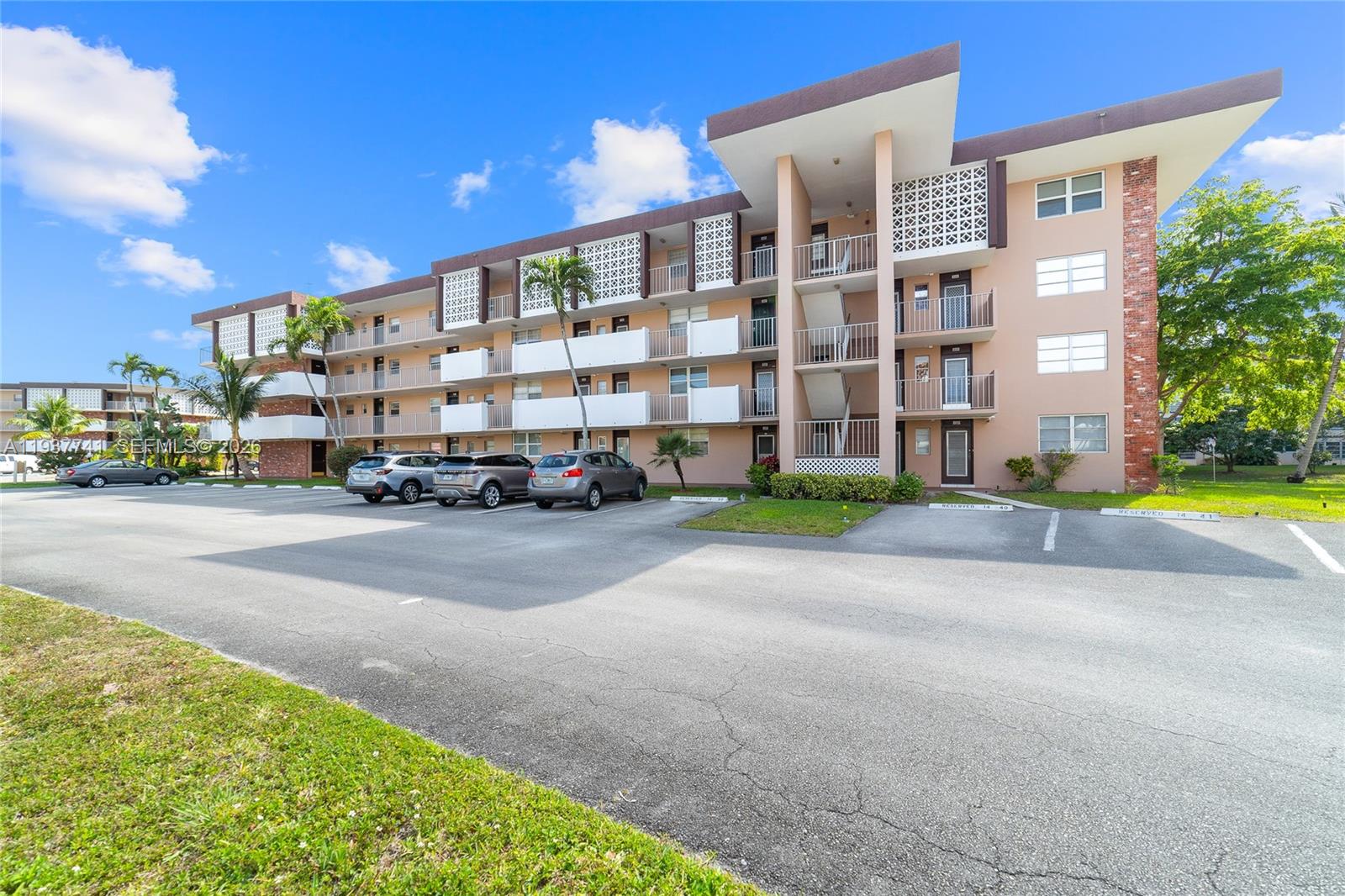LAUDERDALE OAKS CONDO XIV - Residential
