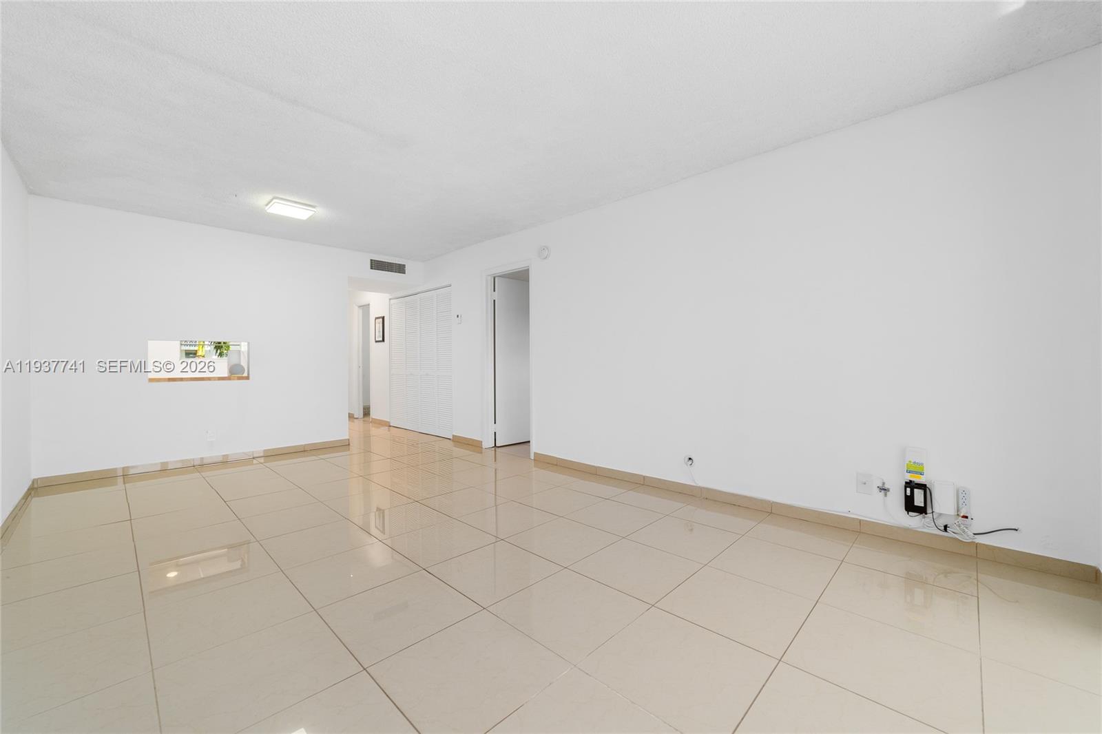 LAUDERDALE OAKS CONDO XIV - Residential