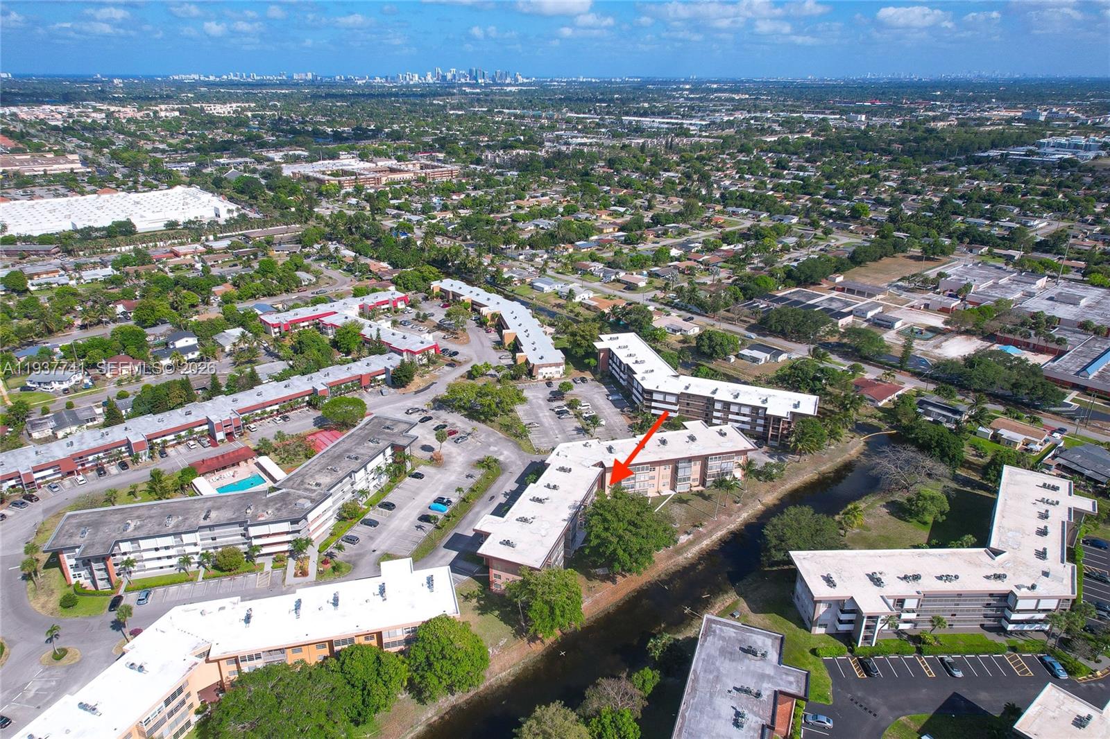 LAUDERDALE OAKS CONDO XIV - Residential