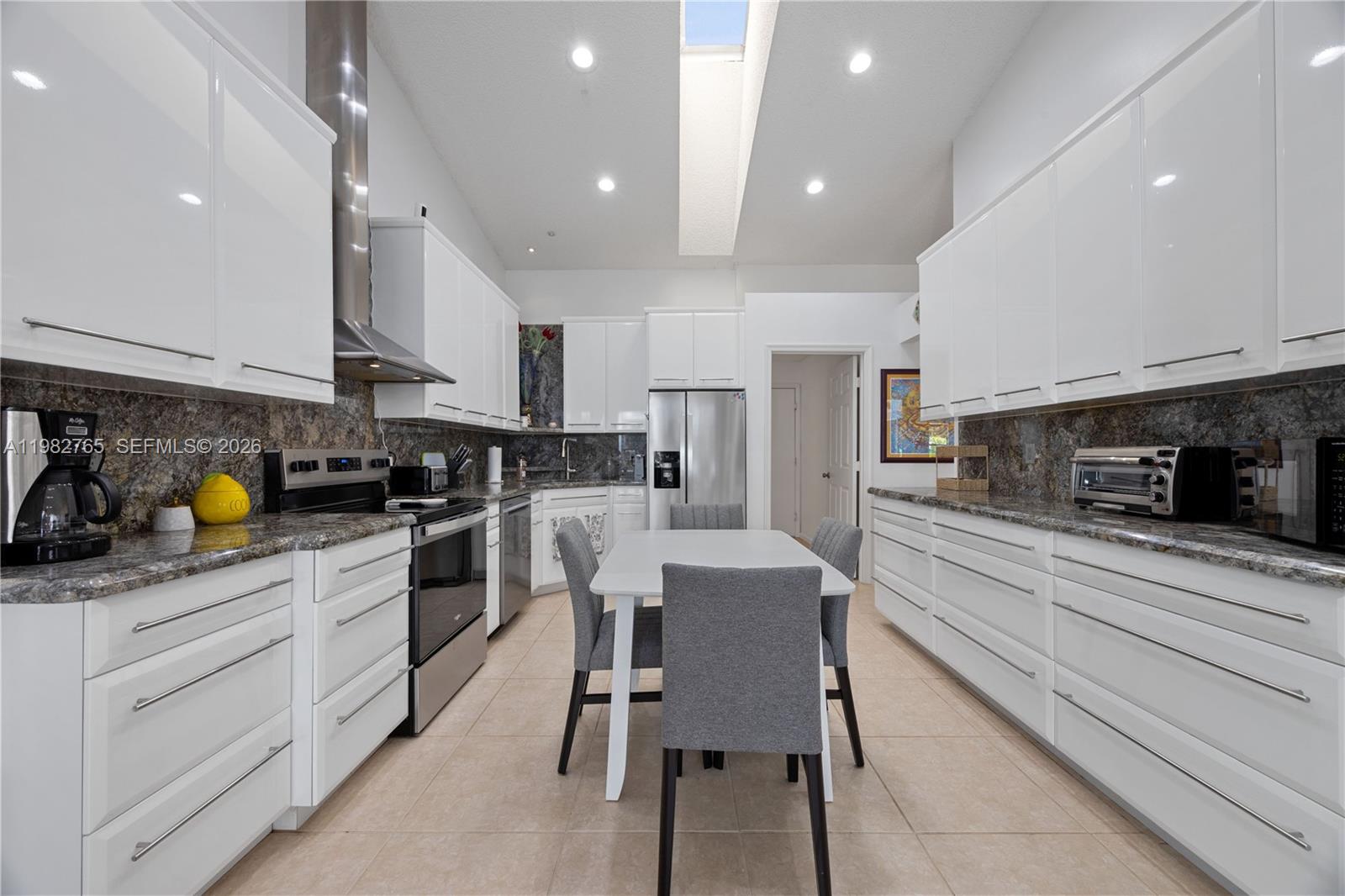 NORTH PASSAGE - Residential Lease