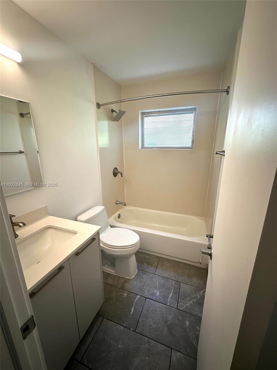 710 Meridian Ave 9