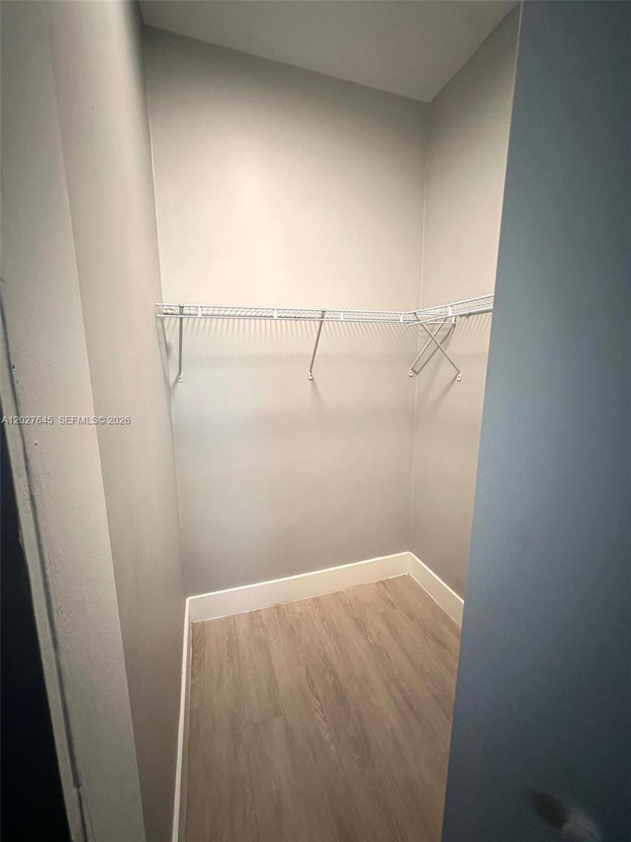 710 Meridian Ave 9