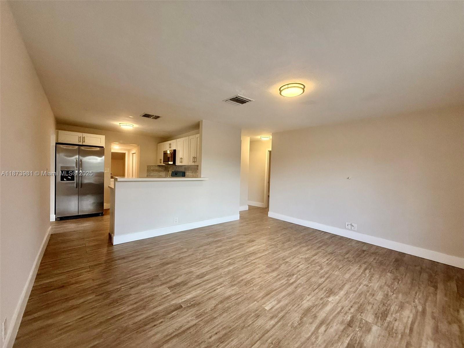 CRESTHAVEN NO 10 - Residential Lease