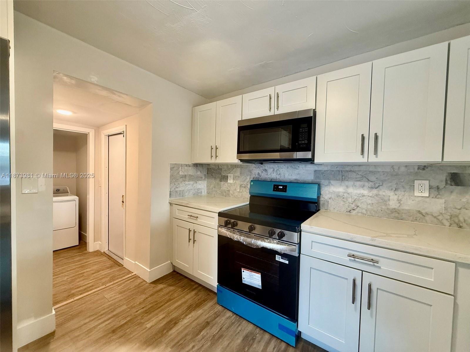 CRESTHAVEN NO 10 - Residential Lease