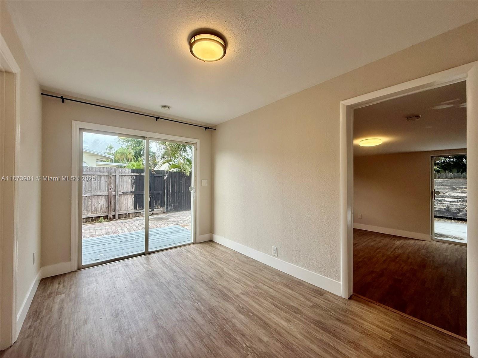 CRESTHAVEN NO 10 - Residential Lease