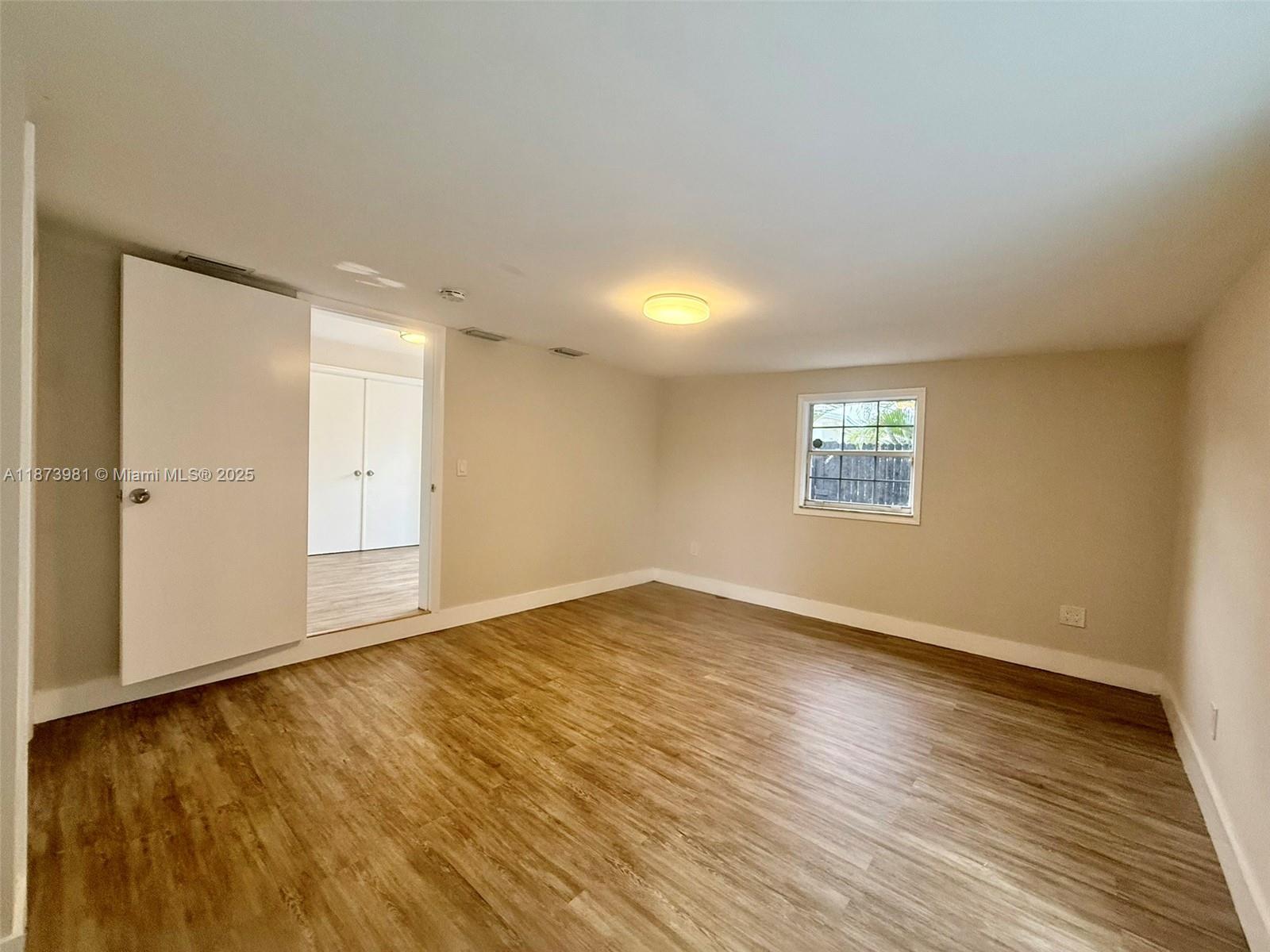 CRESTHAVEN NO 10 - Residential Lease