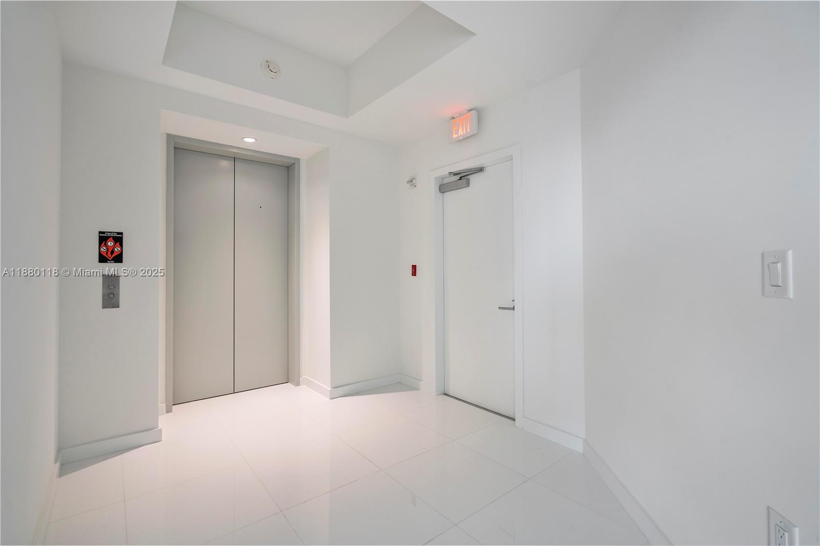 PARAMOUNT MIAMI WORLDCENT - Residential Lease