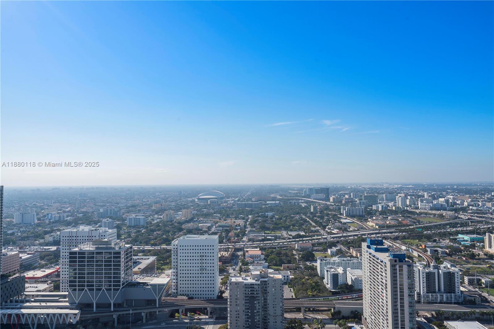 PARAMOUNT MIAMI WORLDCENT - Residential Lease