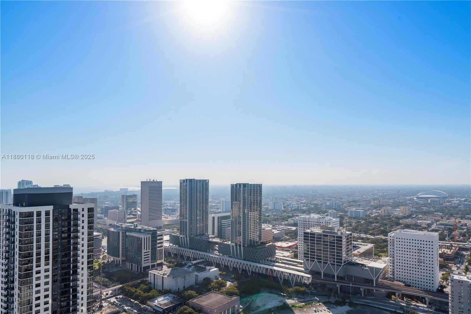 PARAMOUNT MIAMI WORLDCENT - Residential Lease