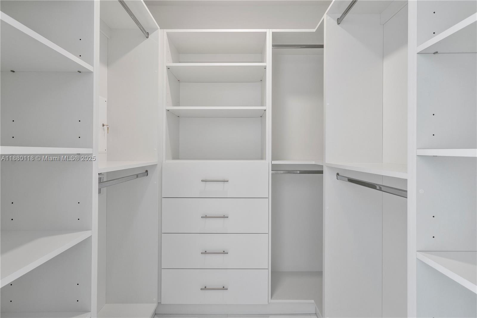 PARAMOUNT MIAMI WORLDCENT - Residential Lease