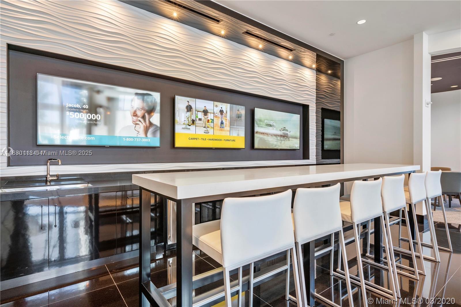 PARAMOUNT MIAMI WORLDCENT - Residential Lease