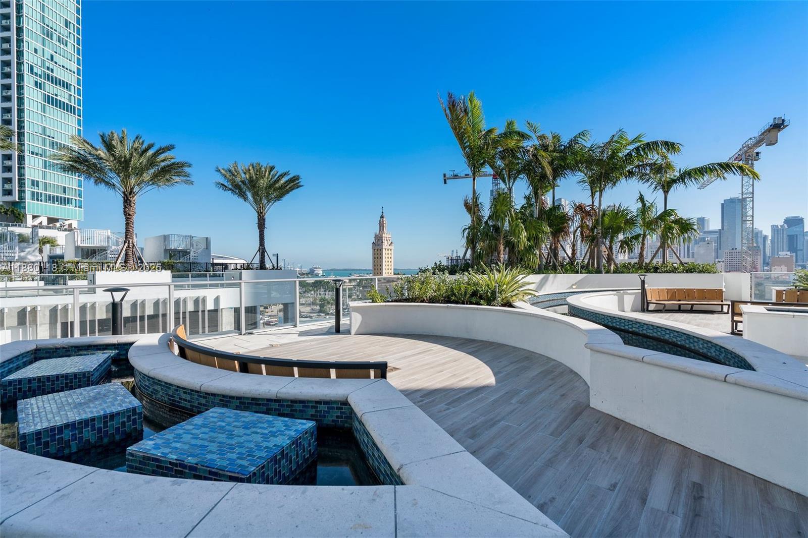 PARAMOUNT MIAMI WORLDCENT - Residential Lease