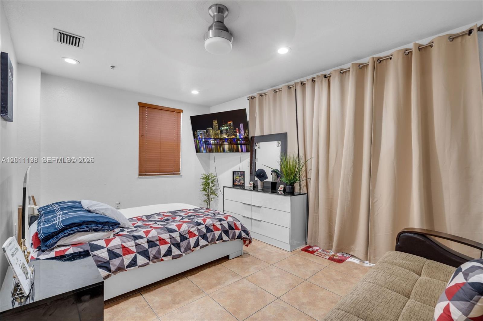 SHOMA HOMES SPLENDIDO CON - Residential