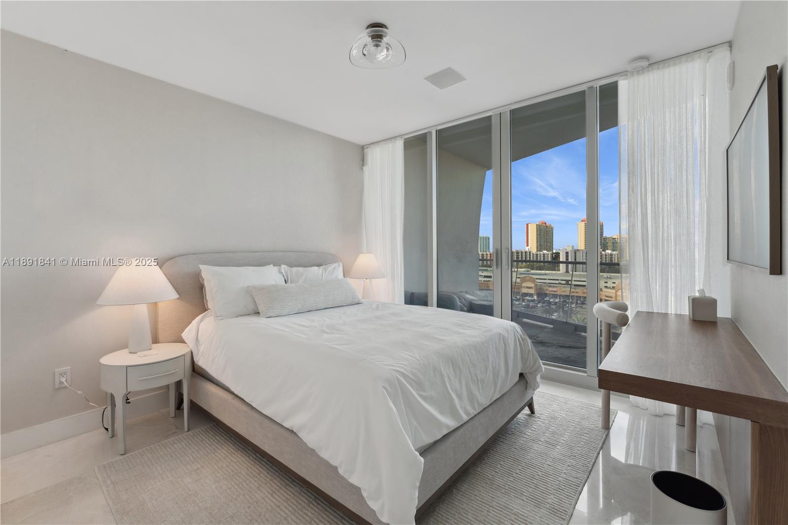 JADE SIGNATURE CONDO - Residential