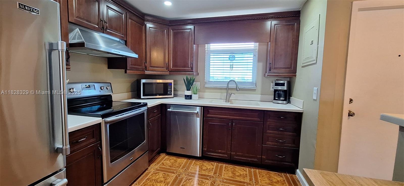 3100 NE 49th St 510