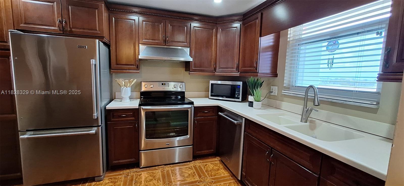 ROYAL MARINER CONDO - Residential