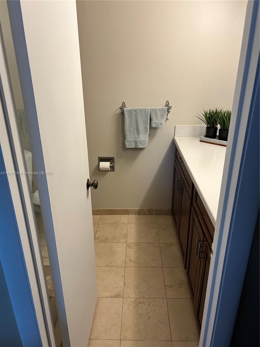 ROYAL MARINER CONDO - Residential