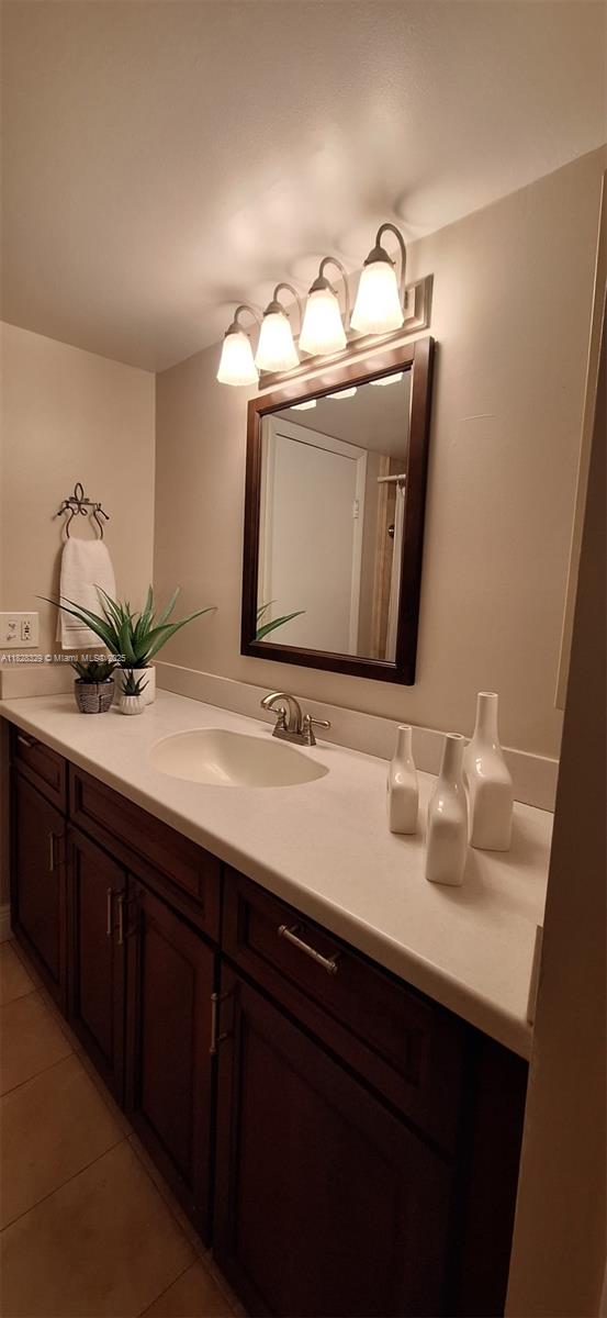 ROYAL MARINER CONDO - Residential