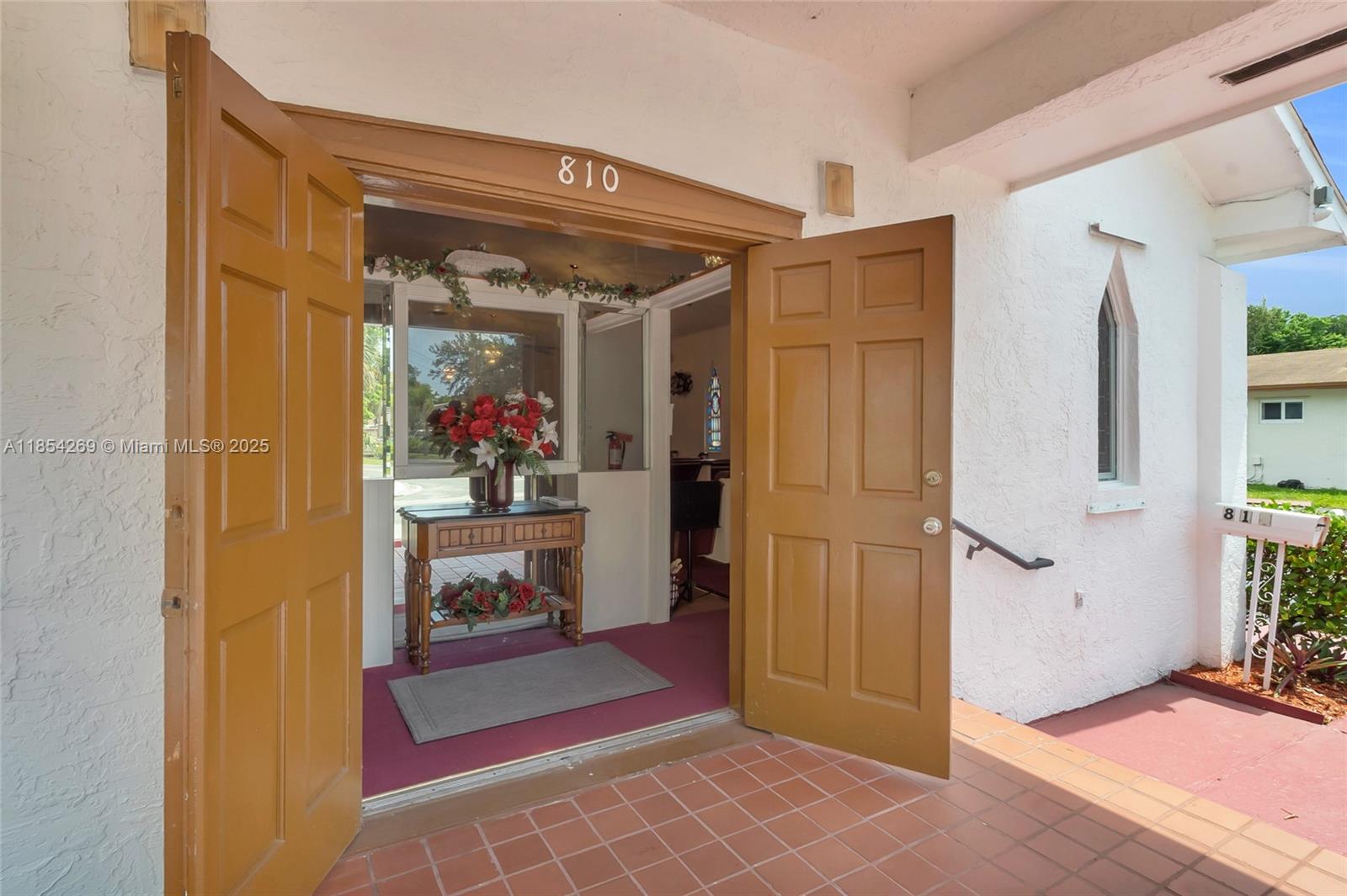 810 NW 3rd St