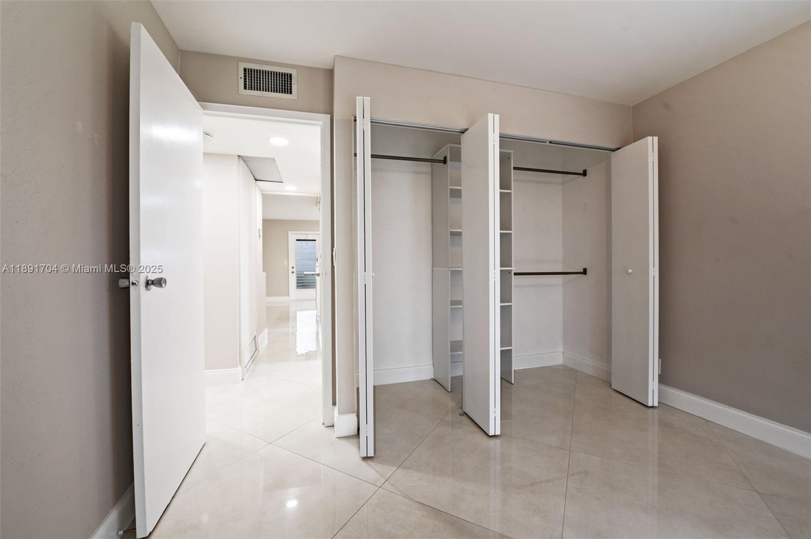 KINGS POINT BRITTANY COND - Residential Lease