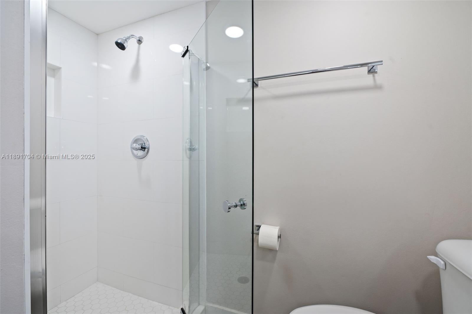 KINGS POINT BRITTANY COND - Residential Lease