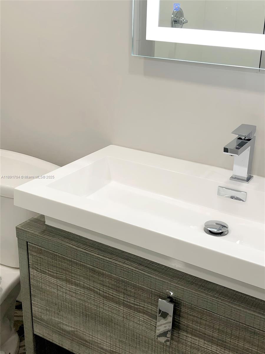 KINGS POINT BRITTANY COND - Residential Lease