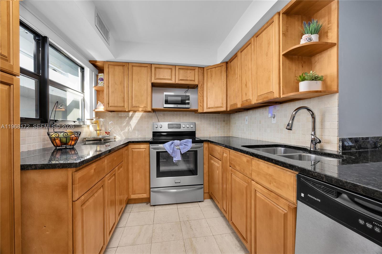 PARKVIEW PLAZA CONDO - Residential