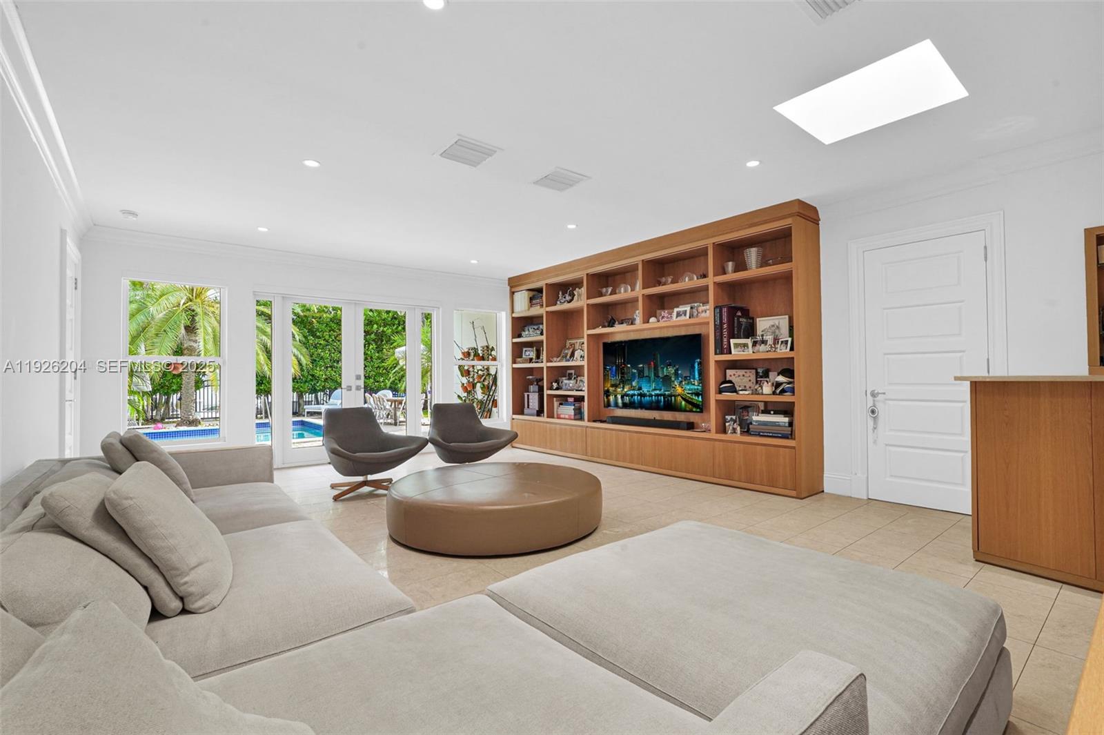 BAY HARBOR ISLAND - Residential