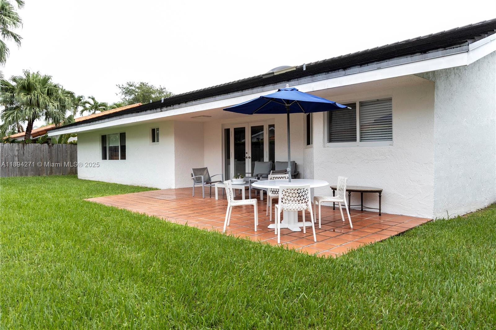 DAMIAN GALLOWAY ESTATES - Residential Lease