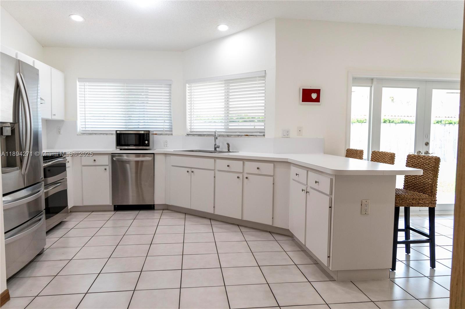 DAMIAN GALLOWAY ESTATES - Residential Lease