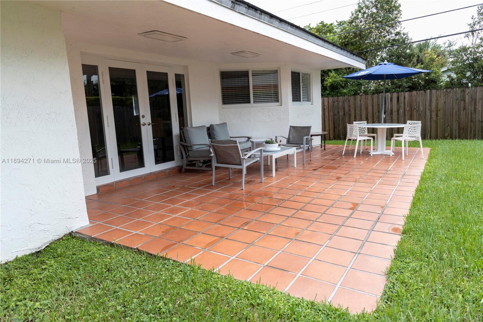 DAMIAN GALLOWAY ESTATES - Residential Lease