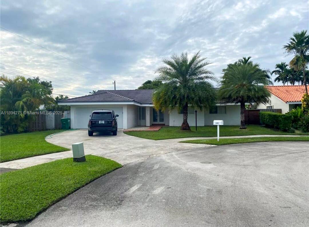 DAMIAN GALLOWAY ESTATES - Residential Lease