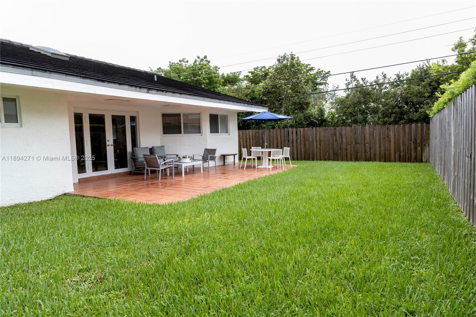 DAMIAN GALLOWAY ESTATES - Residential Lease