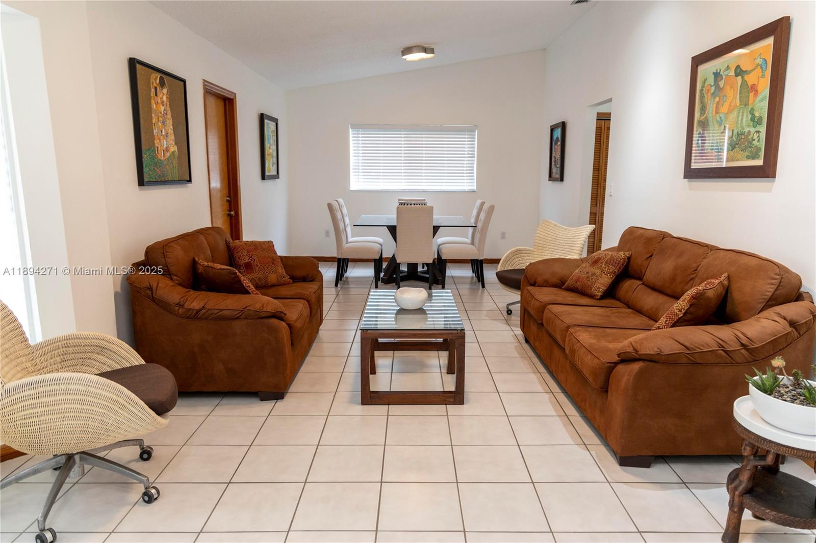 DAMIAN GALLOWAY ESTATES - Residential Lease