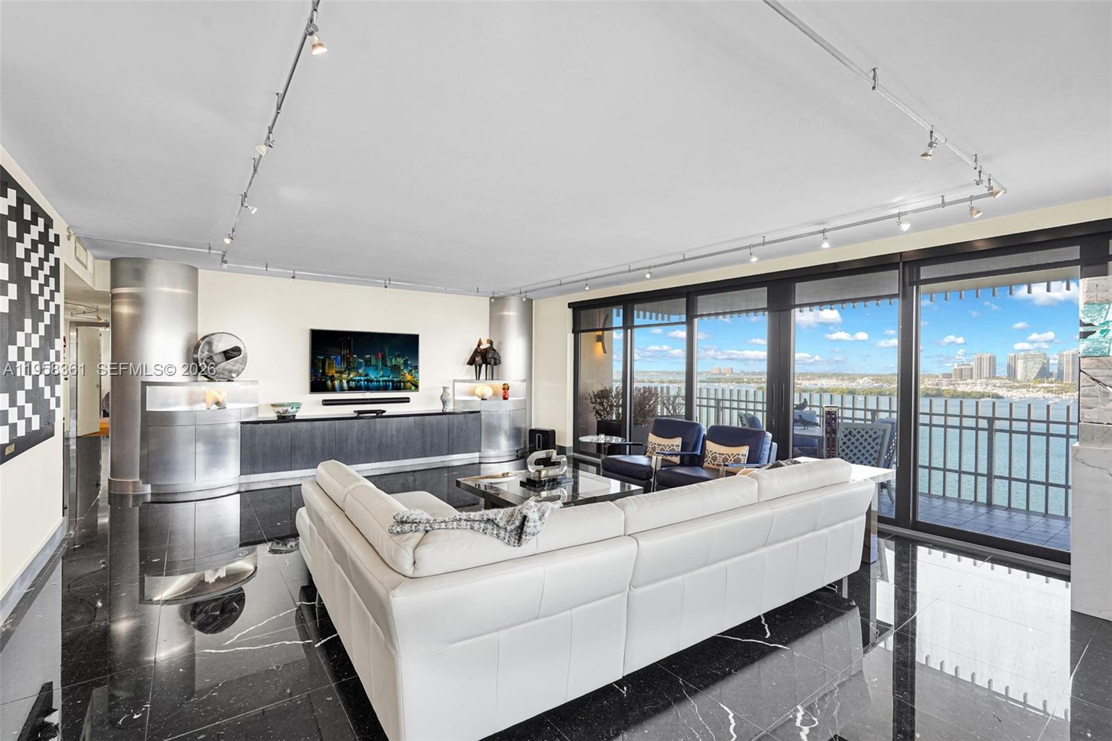 1 Grove Isle Dr A1110