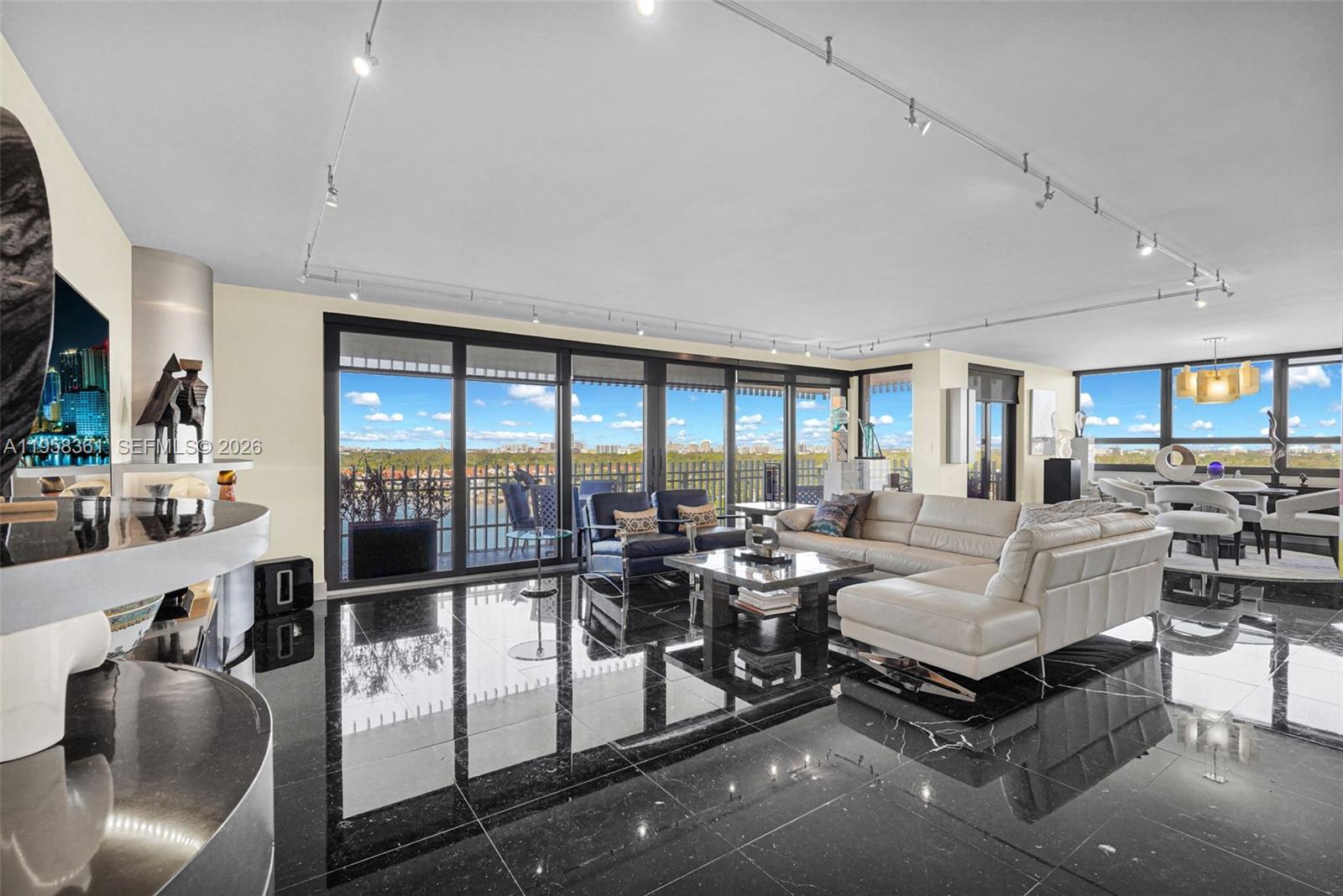 1 Grove Isle Dr A1110