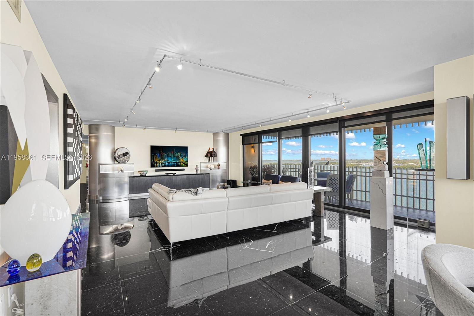 1 Grove Isle Dr A1110