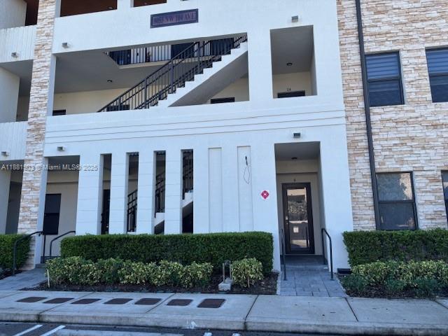 Beautiful 3 bedroom 2 bathroom condo in Apex at Park Central Doral. Located on the first floor with a cozy patio for grilling and gathering with family and friends. The gourmet kitchen offers gleaming stainless steel appliances, elegant quartz countertops in the kitchen, and a large island with a breakfast bar. The master suite has a walking closet and a private bathroom. The other 2 bedrooms are accessed through a separate entrance with a full bathroom. Access to the resort-style clubhouse that includes a gym, party room, billiard room, large pool with waterfall, children's water park, playground, basketball court, tennis, soccer field. You will love it.