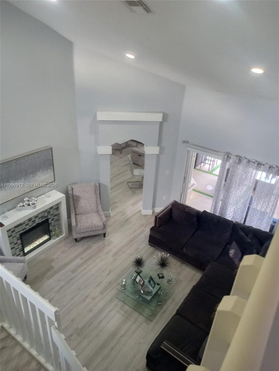 LAGO MAR SOUTH 1ST ADDN - Residential