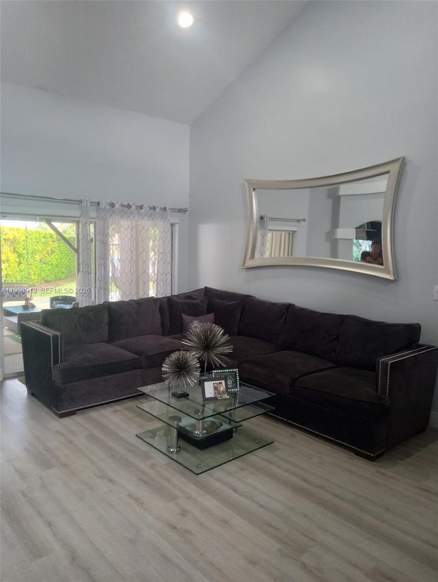 LAGO MAR SOUTH 1ST ADDN - Residential