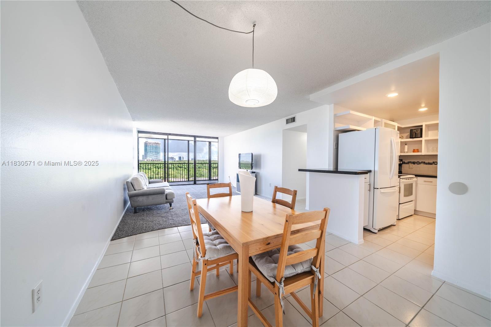 2500 NE 135th St C610