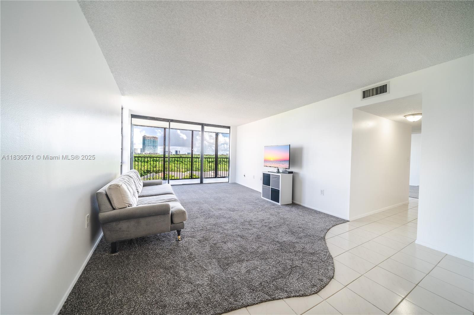 2500 NE 135th St C610