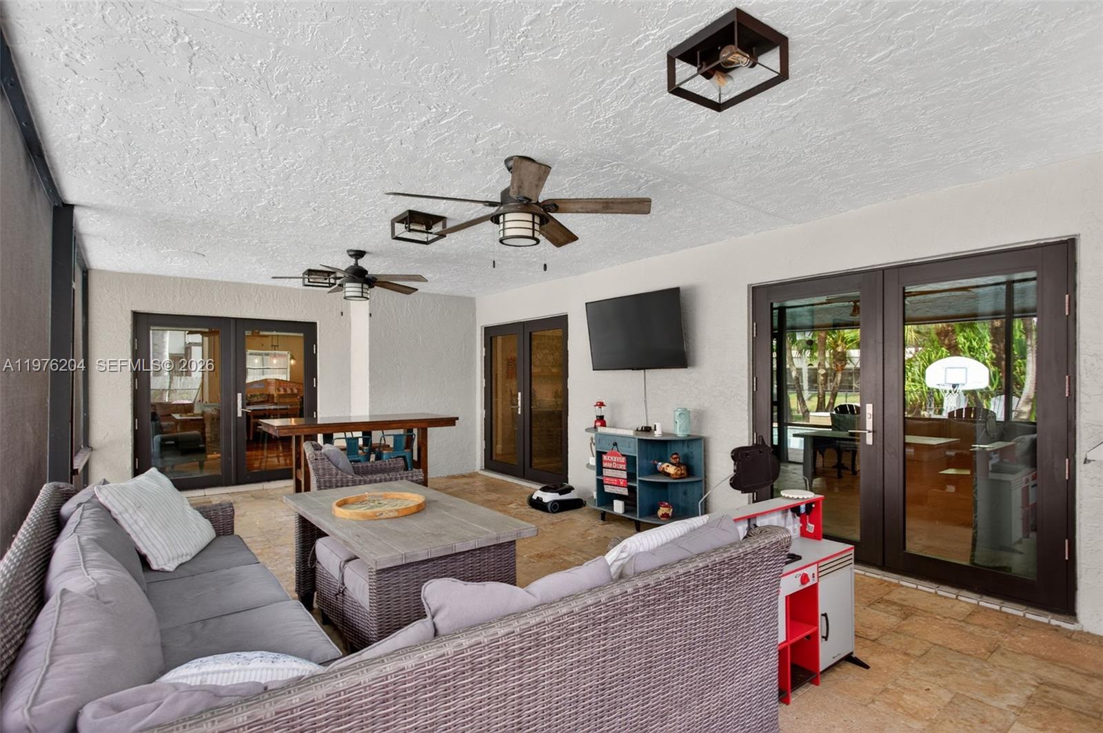 PINE RIDGE - Residential