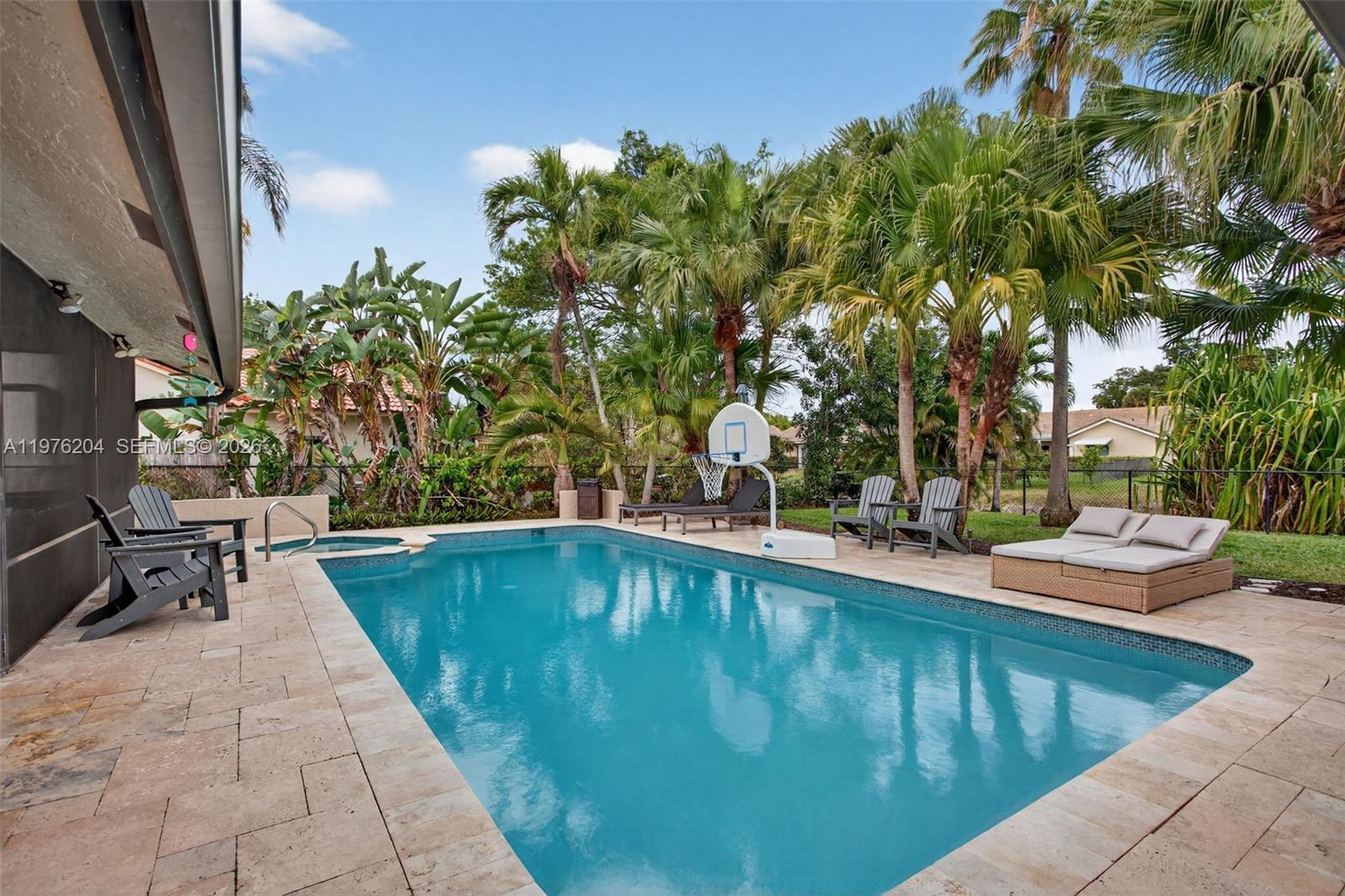 PINE RIDGE - Residential