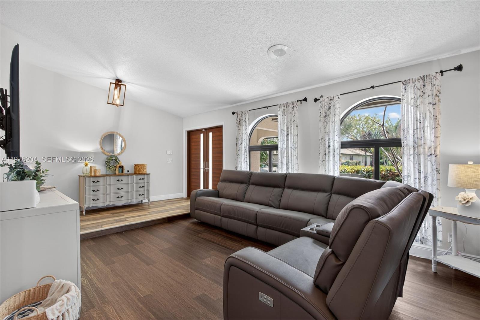 PINE RIDGE - Residential